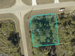673 Windermere Dr, Lehigh Acres, FL 33972