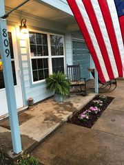 809 Bell Dr, Euless, TX 76039