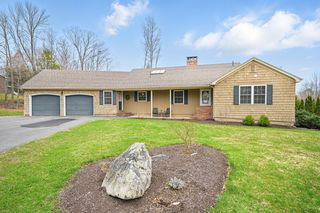 15 Maplewood Road, Lewiston, ME 04240