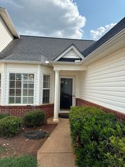 400 Cliffview Ct, Greer, SC 29650