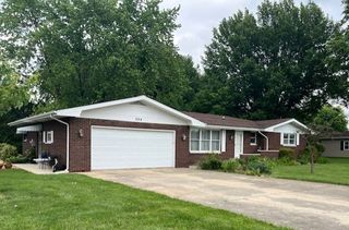 304 W  Cedar Ave, Effingham, IL 62401