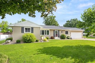 1508 Sharon Rd, Streator, IL 61364