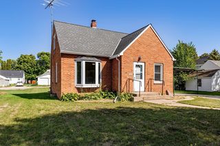 516 5th St, Gaylord, MN 55334