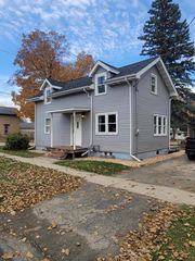 215 Dewey AVENUE, Watertown, WI 53094