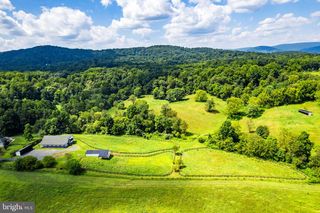 3959 Cobbler Mountain Rd, Delaplane, VA 20144