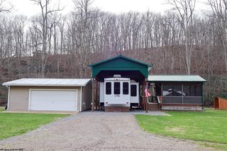 109 Palmer Dr, Bruceton Mills, WV 26525