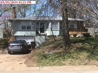 512 S  Franklin St, Raymore, MO 64083