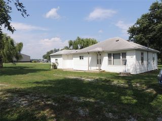 8874 N  State Highway 33, Shumway, IL 62461