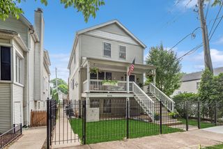 3015 N  Leavitt St #2, Chicago, IL 60618