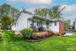 127 New Dover Ave, Colonia, NJ 07067