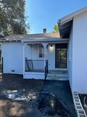 4803 Lowell Ave, La Crescenta, CA 91214