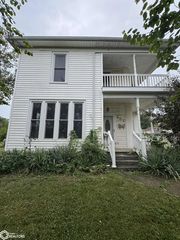 502 S  West St, Bloomfield, IA 52537