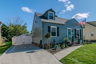 1701 Maple St, Wickliffe, OH 44092