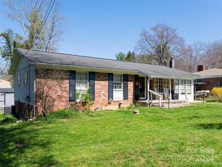 26 Imperial Ct, Asheville, NC 28803