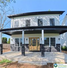 41 S  2nd St, Emmaus, PA 18049