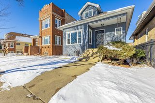 5026 W  Addison St, Chicago, IL 60641