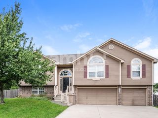 2188 E  Sierra Dr, Raymore, MO 64083