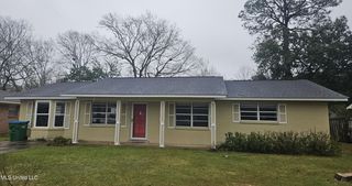 2006 Miller St, Pascagoula, MS 39581
