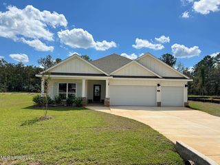 144 Firefly Dr, Lucedale, MS 39452