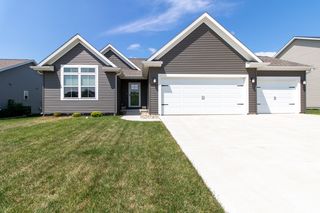1726 Flagstone Dr, Normal, IL 61761