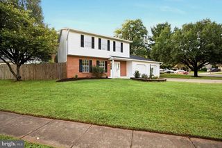 8933 Sweetbriar St, Manassas, VA 20110