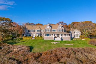 14 Summit Avenue, Kennebunkport, ME 04046