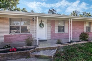 623 West St, Clute, TX 77531