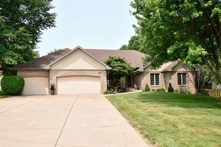 2321 S Oakbrook Avenue, Springfield, MO 65809