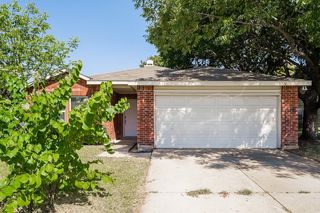 8316 Early Dawn Trl, Denton, TX 76210