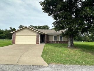 35948 Highland Dr, Vinita, OK 74301