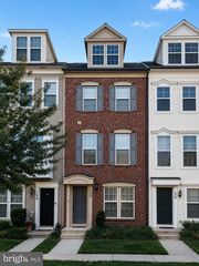 152 Prado Ln #2502, Clarksburg, MD 20871