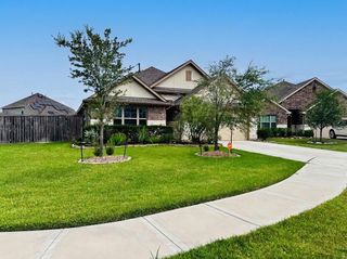 4603 Presario Dr, Fresno, TX 77545