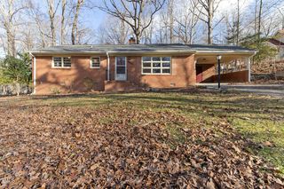 4600 Lochaven Dr, Durham, NC 27712