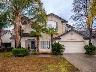 9243 N  Price Ave, Fresno, CA 93720