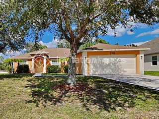 1389 SW Prairie Cir, Port Saint Lucie, FL 34953