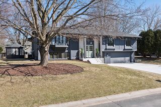 5917 Killarney Ln S, Minneapolis, MN 55436