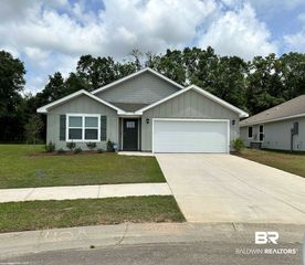 24239 Veranda Cir, Elberta, AL 36720