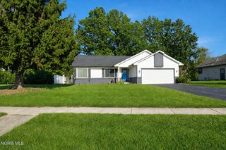 105 Dogwood Dr, Swanton, OH 43558