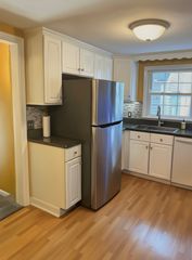 184 W  Mountain Rd, West Simsbury, CT 06092