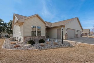1402 Candlelight Ln, Fond Du Lac, WI 54935
