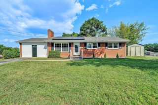 137 Frances Dr NW, Roanoke, VA 24017