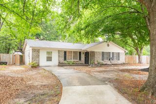 9887 Midview Dr, Ladson, SC 29456