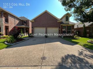 1313 Cog Hill Dr, Fort Worth, TX 76120