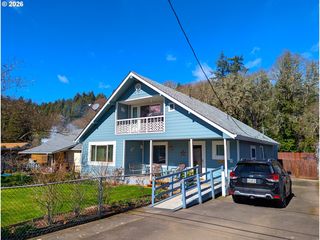 48379 7th St, Oakridge, OR 97463