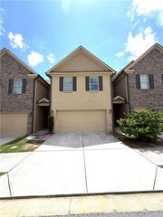 316 Cashes Ct, Lilburn, GA 30047
