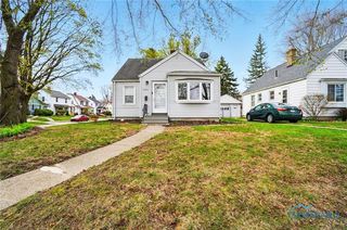 1563 Crestwood Rd, Toledo, OH 43612