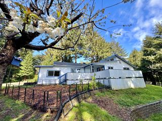 63290 Rice Rd, Coos Bay, OR 97420