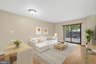 2111 Wisconsin Ave NW #104, Washington, DC 20007