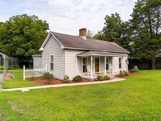 3046 Cherokee Dr, Elon, NC 27244