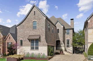 920 The Lakes Blvd, The Colony, TX 75056
